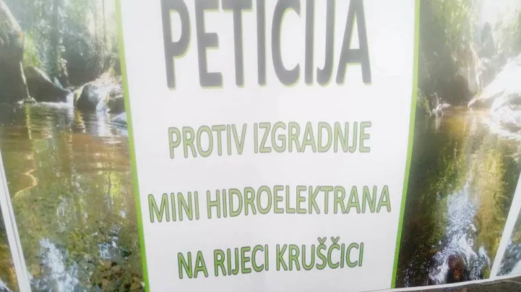 Drama kod Viteza: specijalci počeli fizički nasrtati na okupljene, a pritom su udarce primile i žene i mu&scaron;karci
