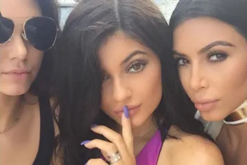 Pojavila se nova poza na Instagramu i ponovno uključuje usne, a koristi ju i Khloé Kardashian