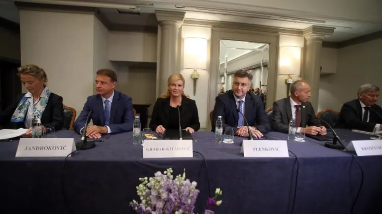 Grabar-Kitarović: 'Vanjska politika se kreira u Zagrebu, a ne u Bruxellesu'