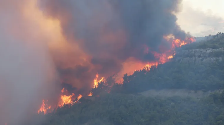 Lokaliziran požar kod Promine: borba još traje sa ostala tri aktivna u Šibensko-kninskoj županiji
