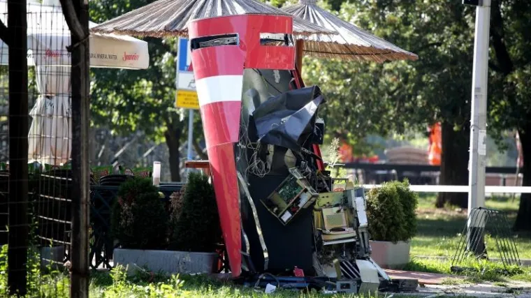 Usred noći raznio bankomat plinom i odnio novac