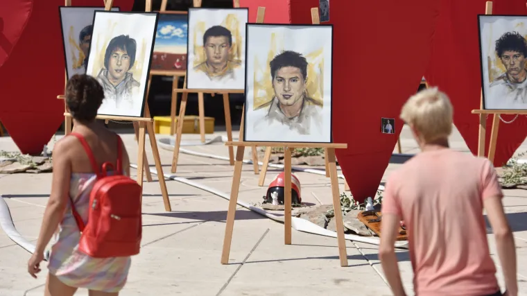Vodice: uoči 10. obljetnice Kornatske tragedije postavljene slike poginulih vatrogasaca