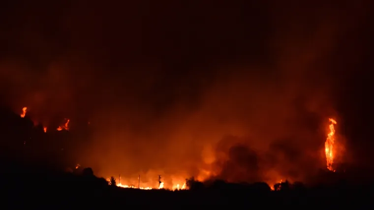 Na velebitskom požari&scaron;tu angažiran rekordan broj vatrogasaca