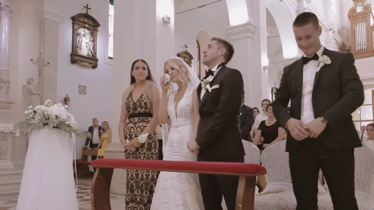 Hrvatski pjevač priredio im vjenčanje kao iz bajke: svojom izvedbom rasplakao mladence