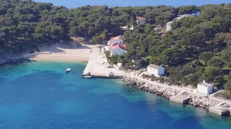 Država najavila ovrhu nad Todorićevim otokom, a formalni vlasnik borbu za ostanak