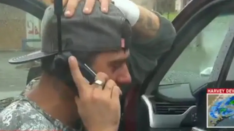 Amerikanac koji je izgubio sve u uraganu, uspio pronaći oca: kamere zabilježile njihov emocionalan razgovor