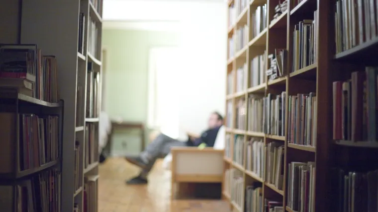 Mladić upao u knjižnicu te počeo pucati: ubio dvije osobe, četvero je ozlijeđenih