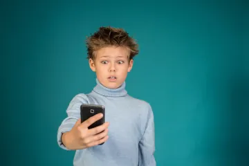 Tata napravio aplikaciju koja prisiljava djecu da se jave na mobitel