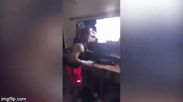 Razbio televizor kao beba zvečku