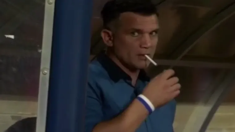 Pogledajte Zekićevu reakciju kad je shvatio da ga je kamera uhvatila s cigaretom u ustima