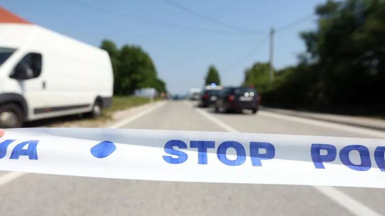 22-godi&scaron;njak preminuo nakon slijetanja s ceste i udarca u stablo