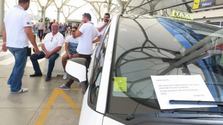 Neprihvatljivo da su taksisti zbog nezadovoljstva Uberom blokirali magistralu