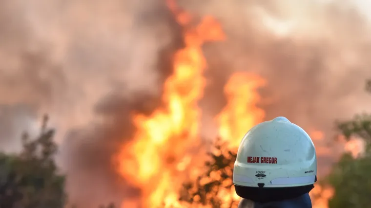 Dobrovoljni vatrogasac osumnjičen za čak tri požara na Hvaru: uživao u gledanju vatre