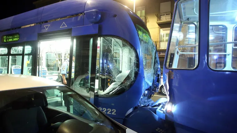 U Zagrebu se sudarila dva tramvaja i automobil, u nesreći ima i ozlijeđenih