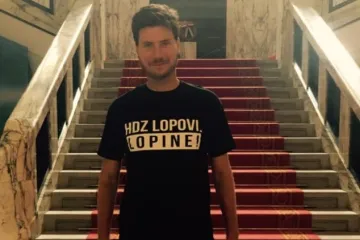 Pernar se u Saboru pojavio u majici s natpisom 'HDZ lopovi, lopine'