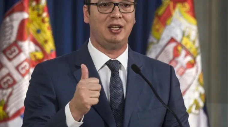 Beogradska zlatna mladež driftala u Bentleyu poznatog nogometa&scaron;a pa udarili u Vučićev auto