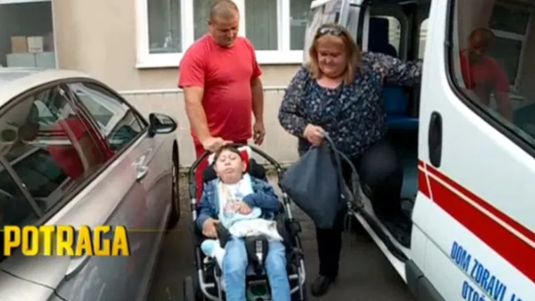 Osmogodi&scaron;nji David zatočen je u svom tijelu, nepokretan i jedva komunicira: uređaj za komunikaciju ko&scaron;ta 70 tisuća kuna, a pomoći možete i vi