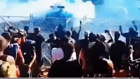 Paljenje guma završilo katastrofom, vatra zahvatila dvanaest ljudi