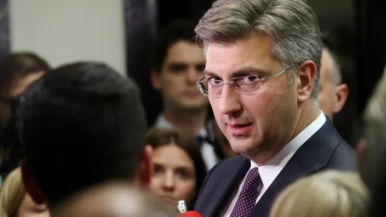 HDZ podržava Vladu oko HOS-ove ploče, a nezaposlenost je najmanja u 27 godina