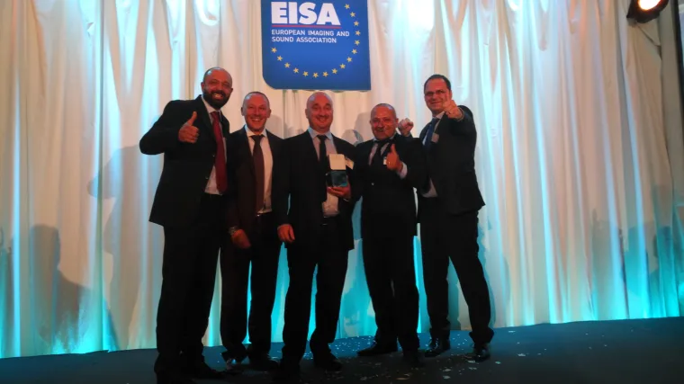 ​Hangaru 18 u Berlinu uručena nagrada EISA Best Buy Smartphone za Noa H10le