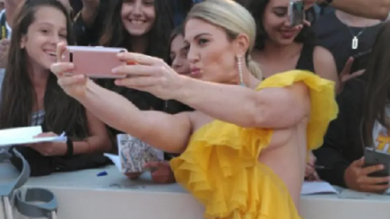 Izraelska manekenka pokazala bradavicu u kreaciji na&scaron;e dizajnerice