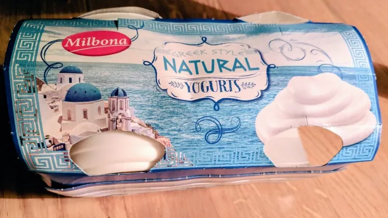 Uklonili križeve s fotografija Santorinija na prehrambenim proizvodima: zbog bijesnih kupaca se morali ispričati