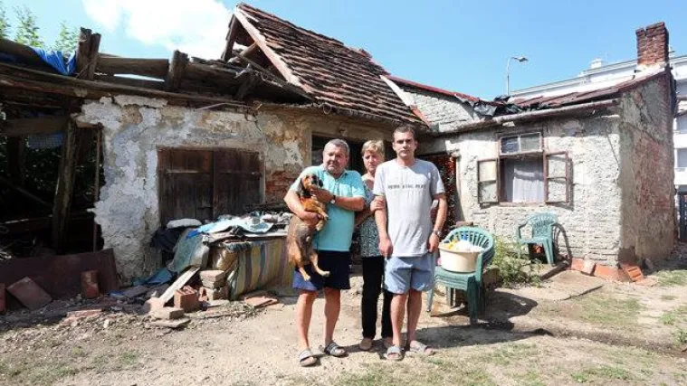 Posjetili smo tročlanu obitelj Kunert iz Varaždina koja živi doslovno bez krova nad glavom: treba im na&scaron;a pomoć!