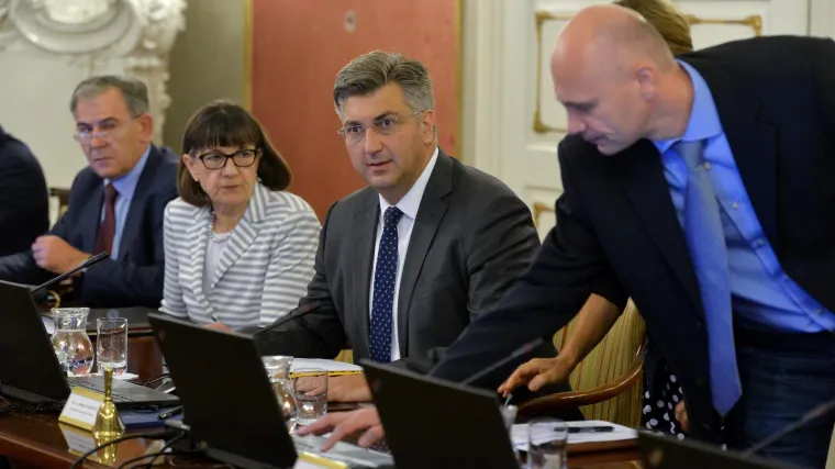 'Prestanite s političkim ucjenama'