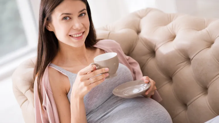 Čajevi u trudnoći: koje smijete, a koje ne smijete piti dok čekate bebu