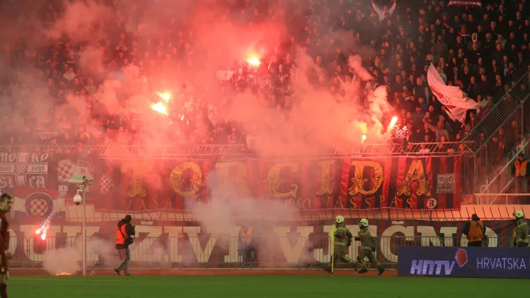 Tučnjava Torcide i BBB-a u sredi&scaron;tu Vukovara: dvije osobe su ozlijeđene, pojavila se i snimka