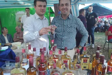 Kako su dvojica prijatelja rakijom prepečenicom osvojili turiste i poslali svoj proizvod u svijet