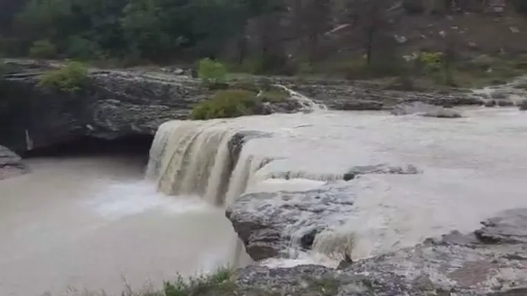Obilna ki&scaron;a stvorila probleme u Istri: bujica odnijela privremeni nasip preko rijeke Ra&scaron;e
