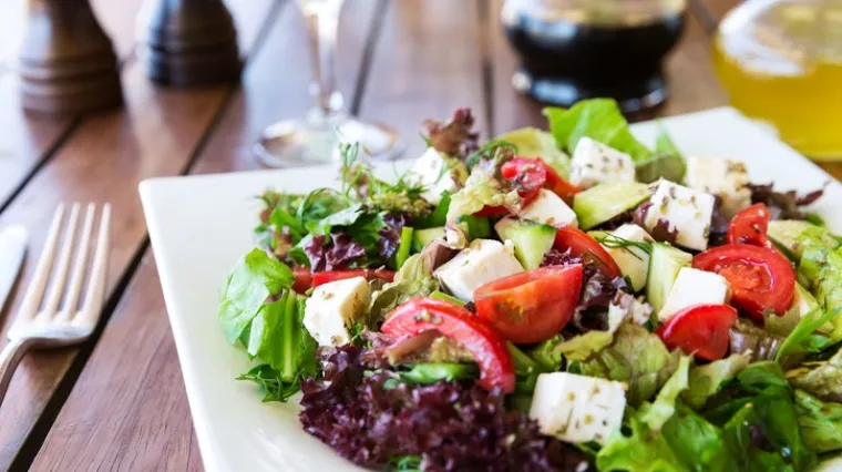 Nije svaka salata jednako zdrava: Poredali smo ih po redu, iznenadit ćete se koja je zapravo najhranjivija