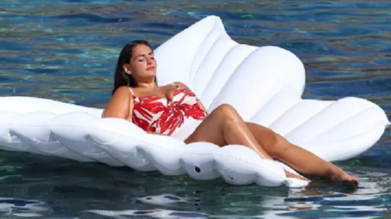 Kći Željka Reinera se u kupaćem kostimu ispružila na luftiću koji obožavaju poznati Hrvati