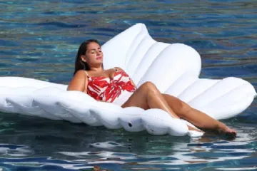 Kći Željka Reinera se u kupaćem kostimu ispružila na luftiću koji obožavaju poznati Hrvati