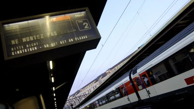 U sudaru dvaju vlakova ozlijeđeno najmanje 27 osoba