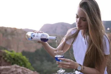 Ni vino više nije samo crno i bijelo: jeste li za čašicu plavog?