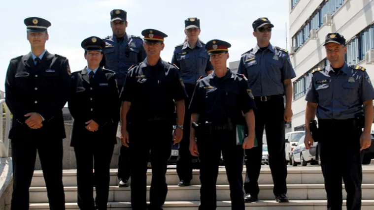 Od sljedeće sezone u hrvatskim turističkim mjestima domaćim policajcima u očuvanju reda i mira pridružit će se i kineski kolege