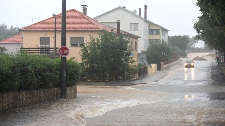 Situacija na otocima nakon katastrofe: Ugljan, Pa&scaron;man i Dugi otok jo&scaron; uvijek nemaju vodu za piće