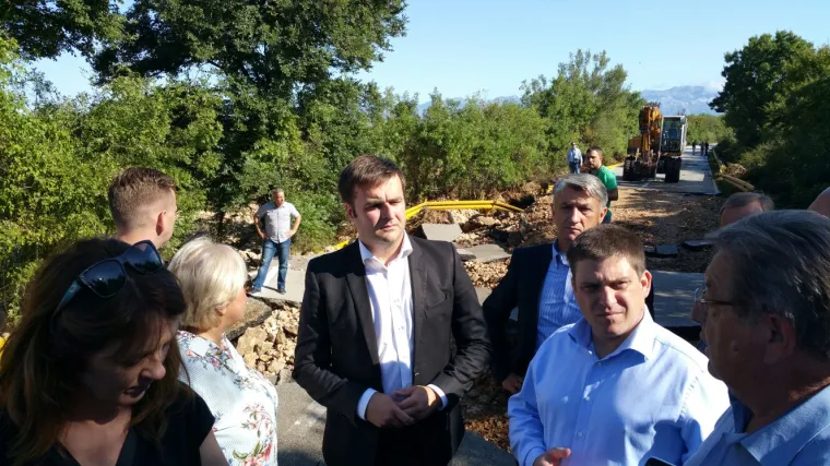 Vlada najavila cjelovitu pomoć za poplavljena područja uključujući i financijsku