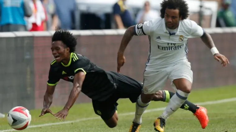 Pouzdani branič produljio ugovor, napada rekord Roberta Carlosa