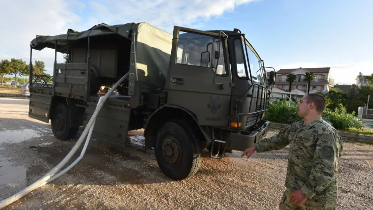 Na teren iza&scaron;ao protupoplavni vod, a jo&scaron; 369 vojnika u stanju je pripravnosti
