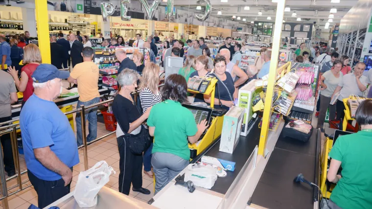 Pevec otvorio prodajni centar u Sisku