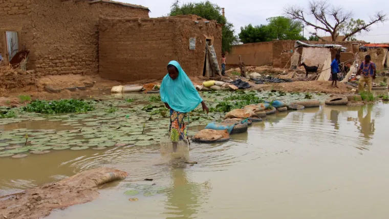 Najmanje 54 ljudi poginulo je u Nigeru u poplavama uzrokovanim jakim kišama