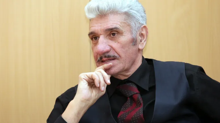 Predsjednica bez milosti za sulude izjave: 'Čim sletim potpisat ću razrje&scaron;enje Domazeta Lo&scaron;e!'