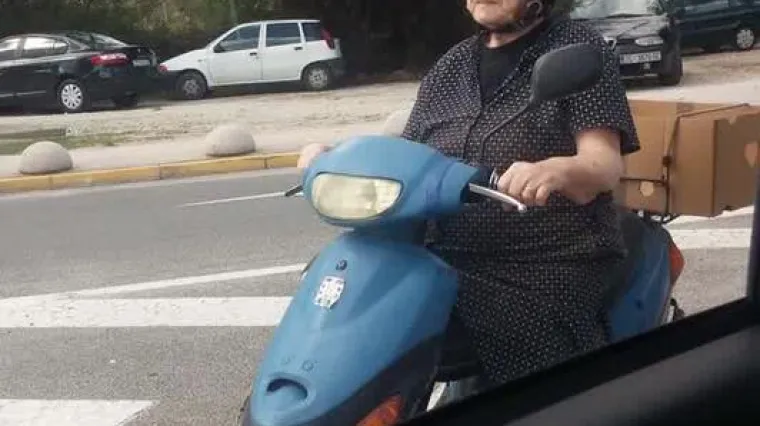 'Vranjička superbaka opet jaše': fotografija ove bake u kratkom roku postala apsolutni hit na Faceboku