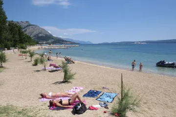 Na podao način potpuno je privatizirana predivna plaža