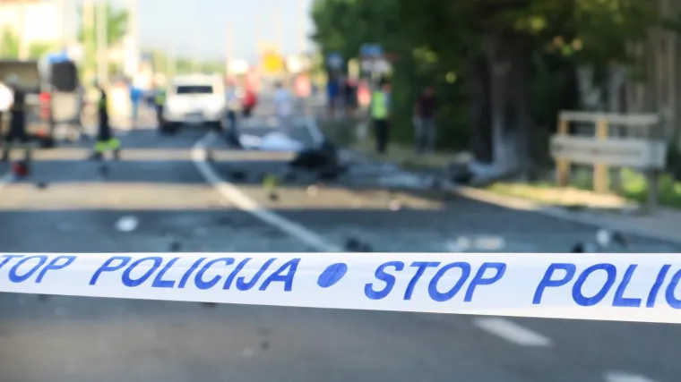 Automobili su posve uni&scaron;teni, a samo je čudo spasilo troje ljudi