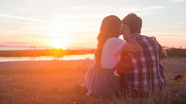 Postoje četiri tipa ovisnica o ljubavi: Jesi li luda za romantikom, vezivanjem, nasiljem ili očajem?