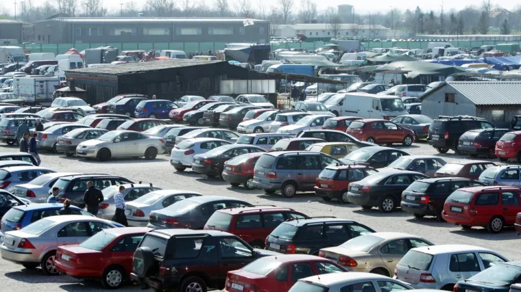 IĆ KAŽE DA TREBAMO OBNOVITI VOZNI PARK, ALI... I tu nas deru, evo &scaron;to sve plaćate pri uvozu rabljenih vozila